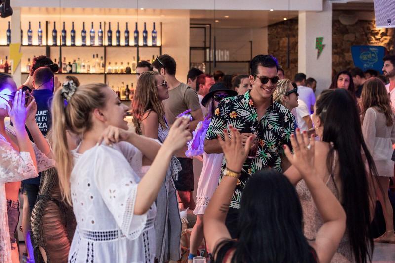 Готель Aegon Mykonos, Autograph Collection Кало Ліваді Екстер'єр фото